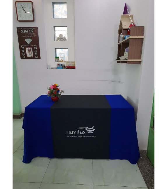 in khăn trải bàn 3 z2130292682286382845178e49db968199eb9d9db2cf55